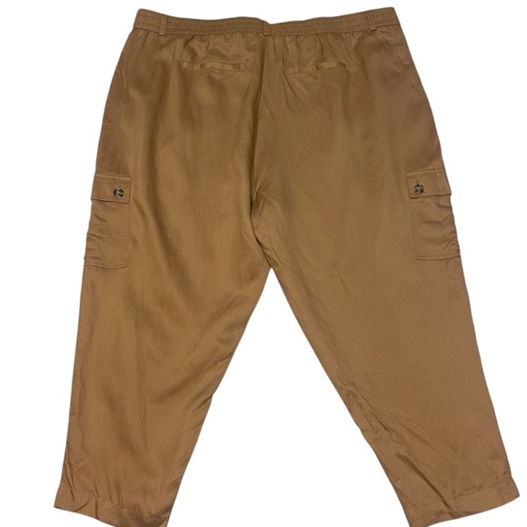 Torrid Relaxed Taper Studio Linen High Rise Lightweight Cargo Pant Women's 24R - Picture 3 of 9